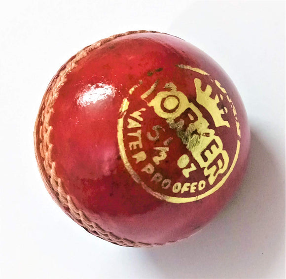 Buy Cricket Leather Balls online at lowest price only on sppartos.com